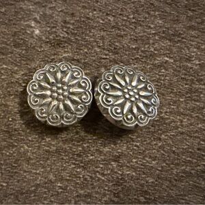 Vintage Silver Tone Round Floral Clip On Earrings 1.5”